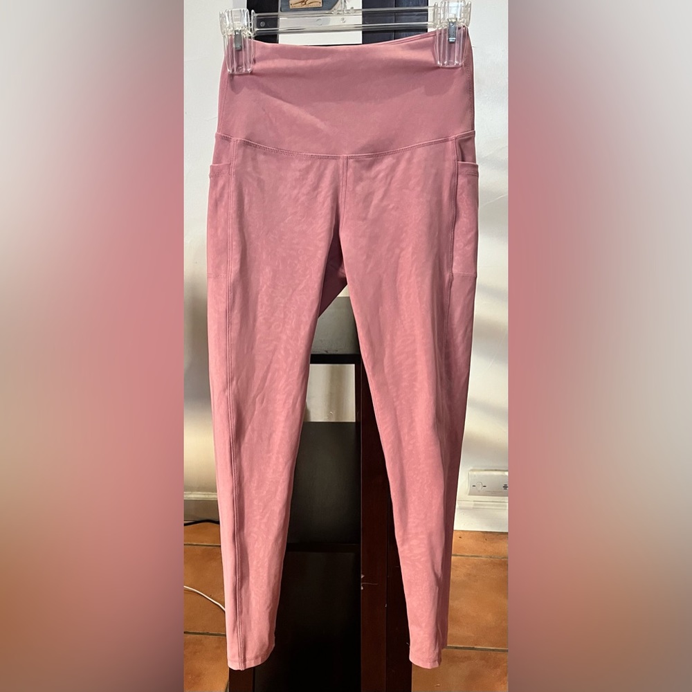Pink leggings, size small!